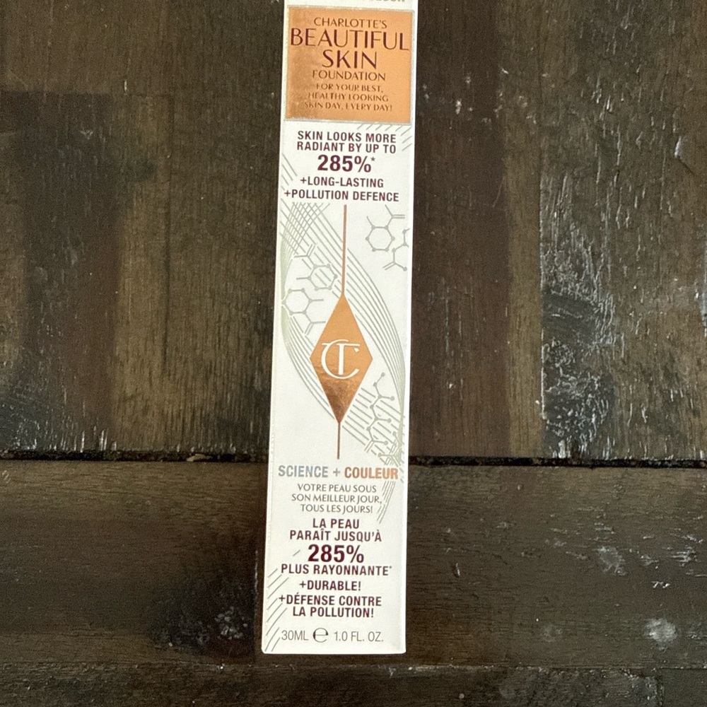 Charlotte Tilbury Beautiful Skin Foundation - 5 Neutral